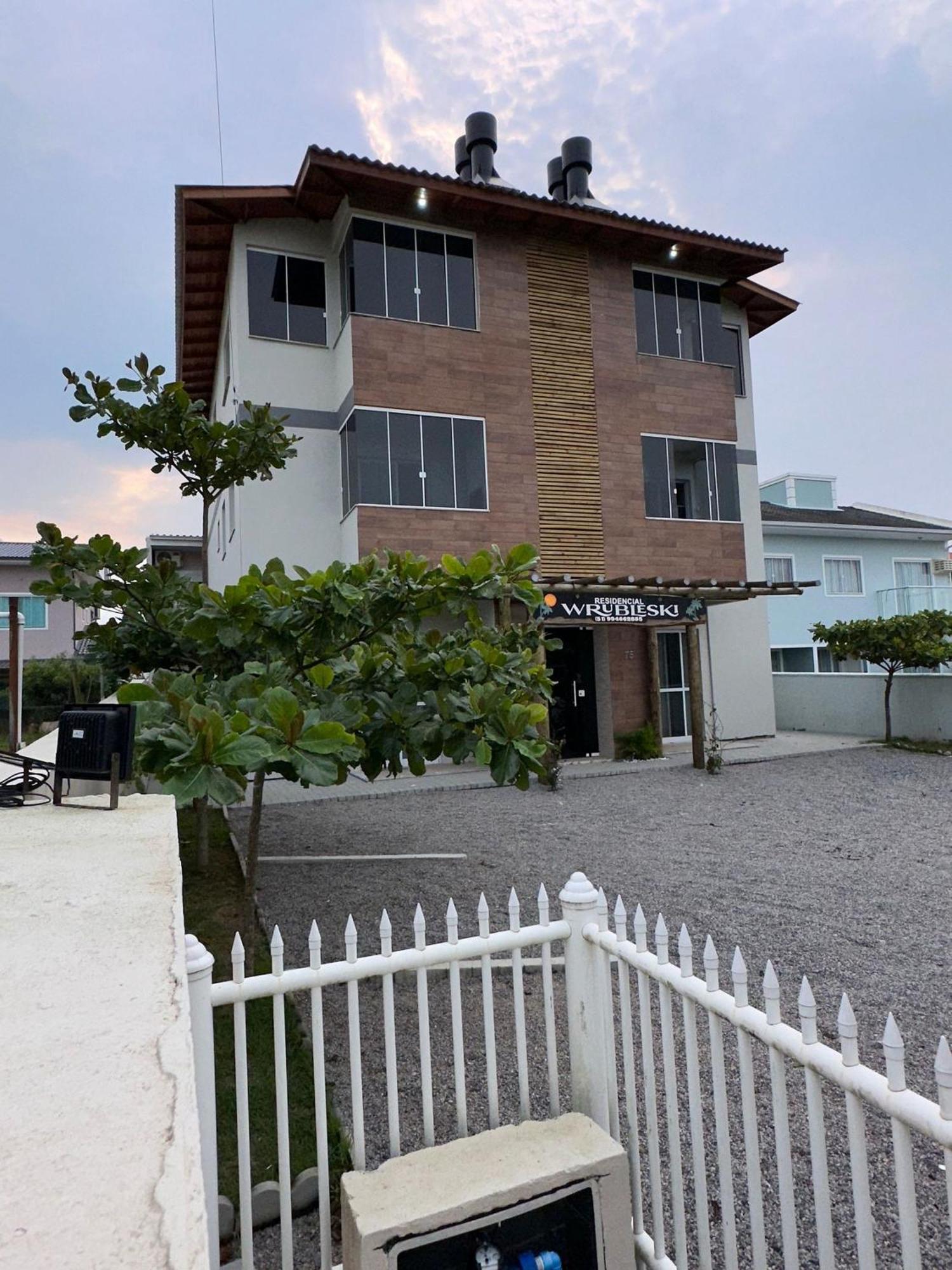 Residencial Wrubleski Sc Pinheira Exterior foto