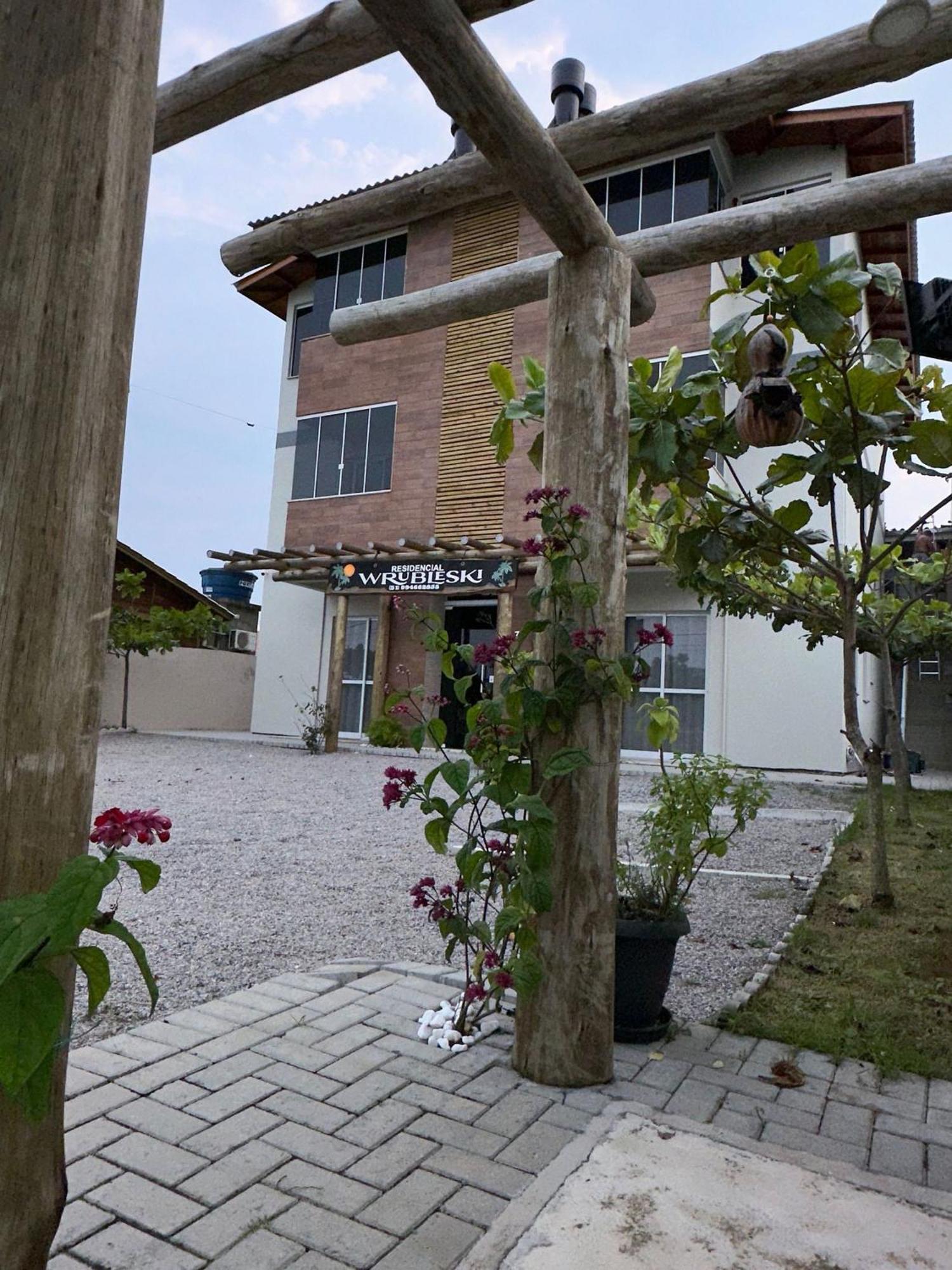 Residencial Wrubleski Sc Pinheira Exterior foto
