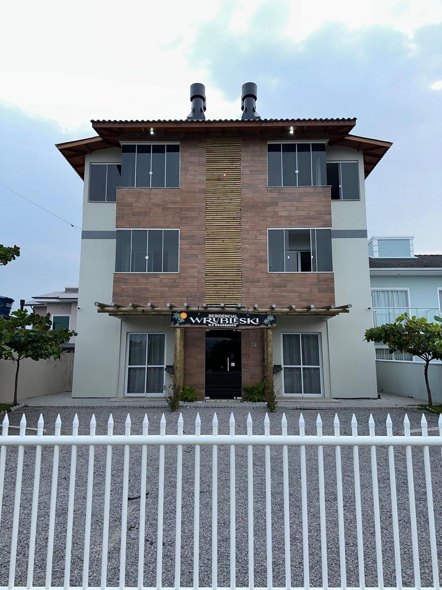 Residencial Wrubleski Sc Pinheira Exterior foto