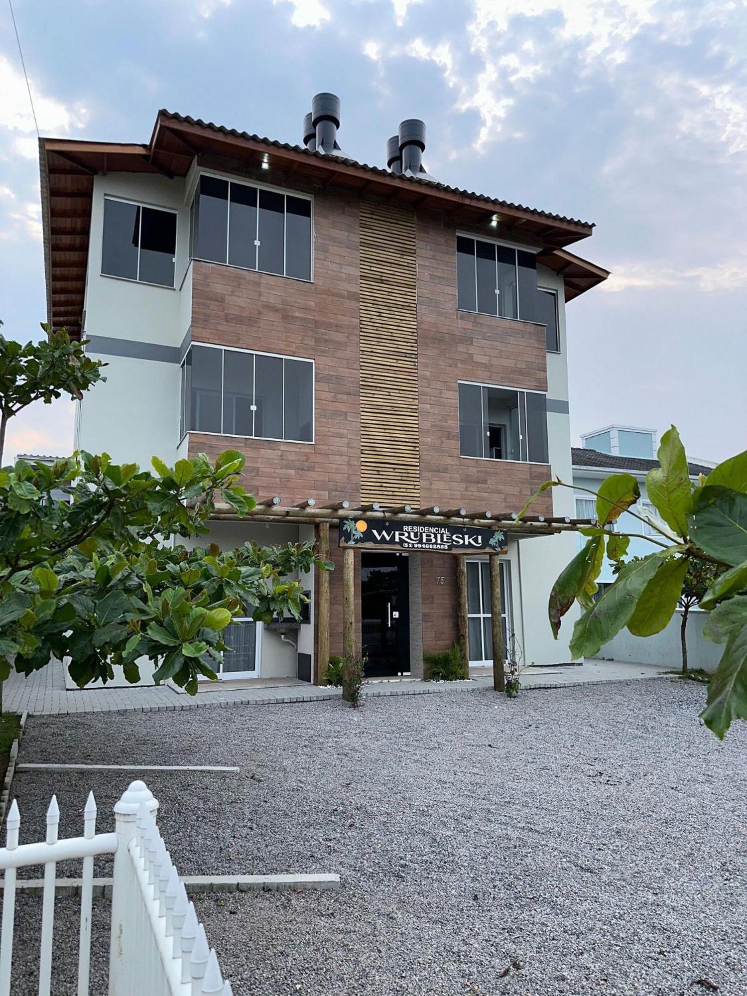 Residencial Wrubleski Sc Pinheira Exterior foto