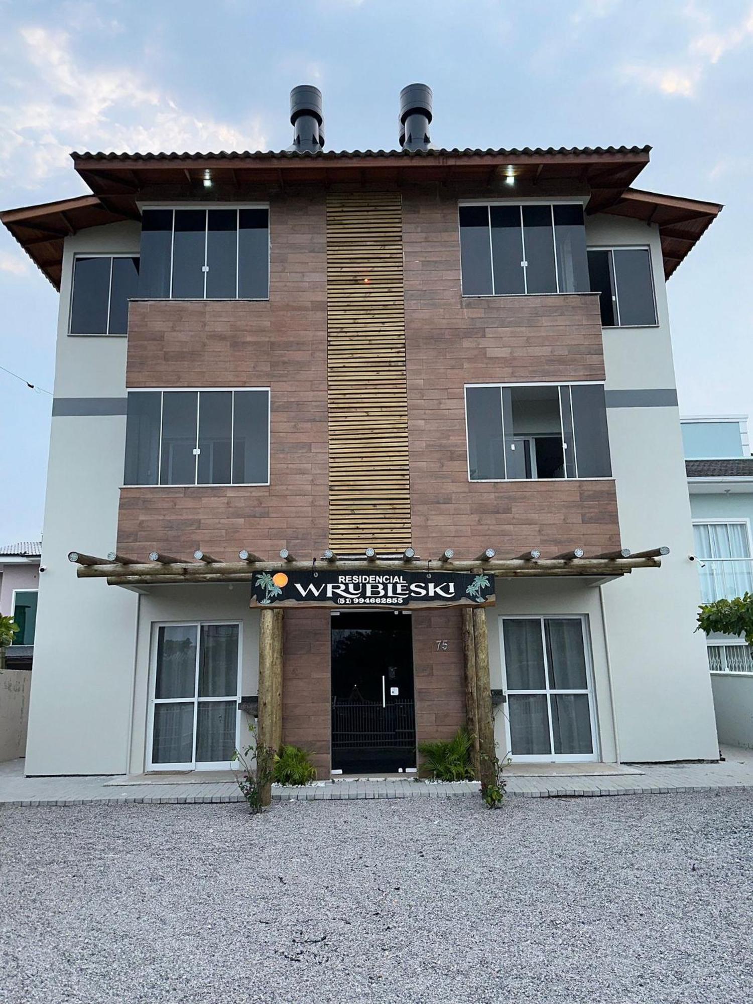 Residencial Wrubleski Sc Pinheira Exterior foto