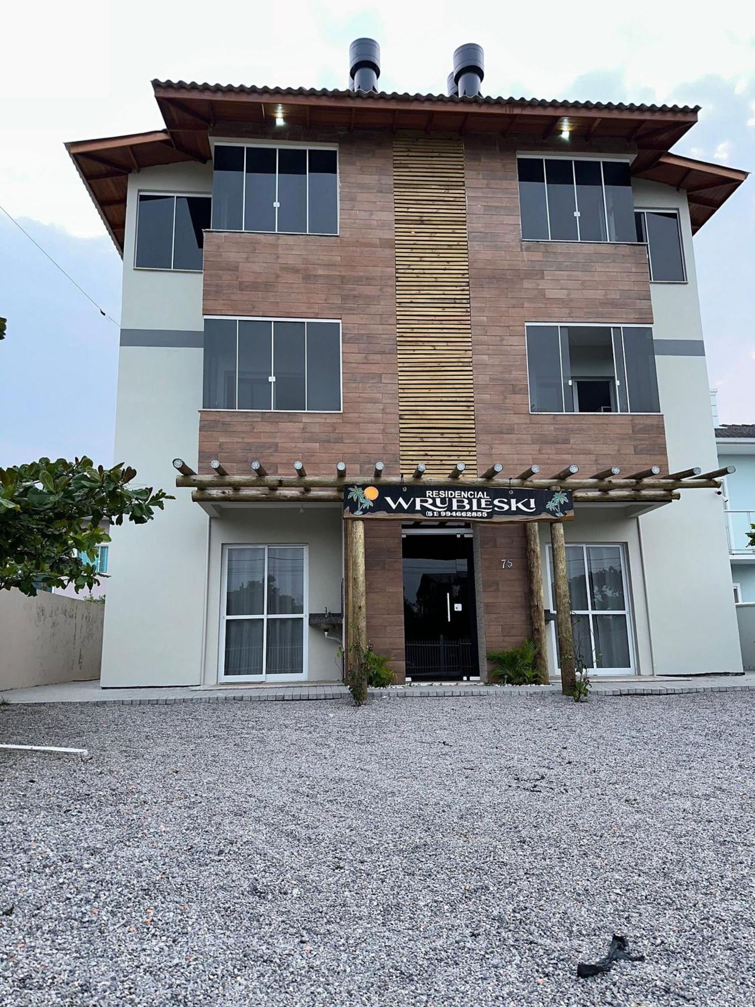Residencial Wrubleski Sc Pinheira Exterior foto